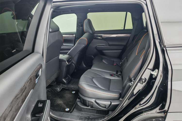 Used Toyota Crown Land Cruiser 2024 2.5L HEV Four-Wheel Drive Premium Edition
