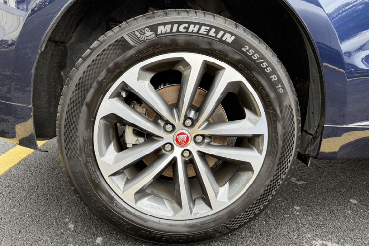 Used Jaguar F-PACE 2018 Restyled 2.0T All-Wheel-Drive R-Sport Sport Edition
