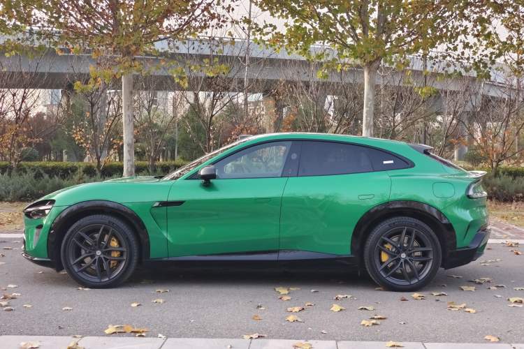 Used  YU7 2025 Ultra-Long Range High-Performance All-Wheel-Drive Max Edition