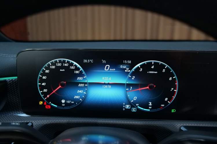 Used Mercedes-Benz A-Class 2022 Revised Version A 200 L Sport Sedan Fashionable Style
