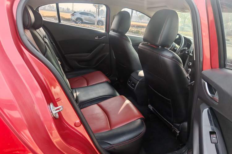 Used Mazda Mazda 3 Axela 2017 Hatchback 1.5L Automatic Luxury Model Emission Standard China V
