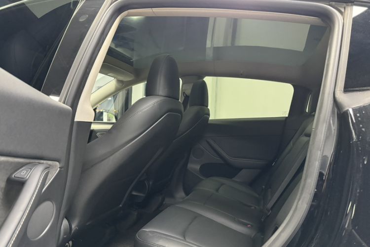 Used Tesla Model Y 2023 Rear-Wheel-Drive Version
