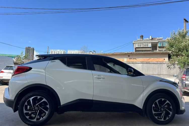 Used Toyota IZOA 2018 2.0L Yichi Version China VI Standard
