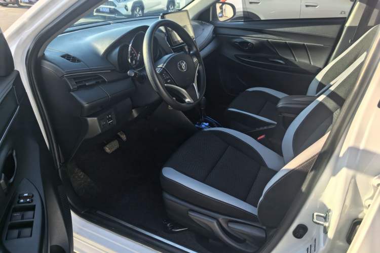 Used Toyota YARiS L 2022 1.5L CVT Leading PLUS Edition
