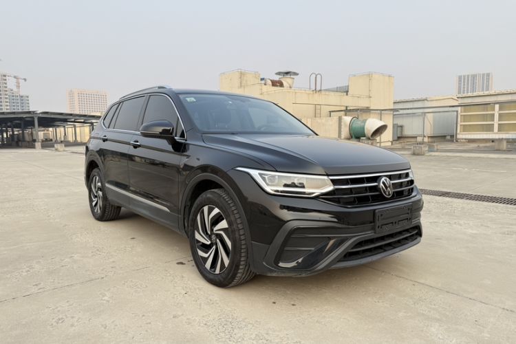 Used Volkswagen Tiguan L 2024 Outstanding Model 300TSI Automatic Two-Wheel Drive Longteng Edition
