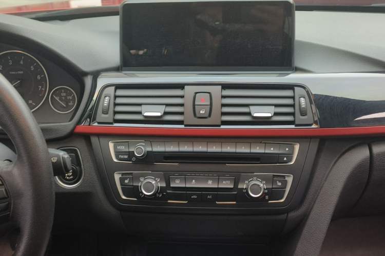 Used BMW 3 Series 2015 316i Sport Design Package
