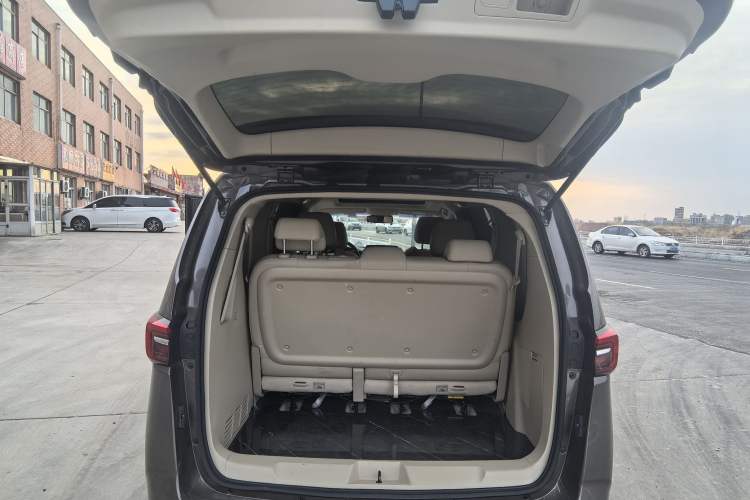 Used Buick GL8 2023 Land Executive Class 652T Luxury Model
