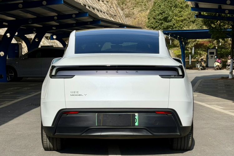 Used Tesla Model Y 2025 Rear-Wheel Drive First Edition