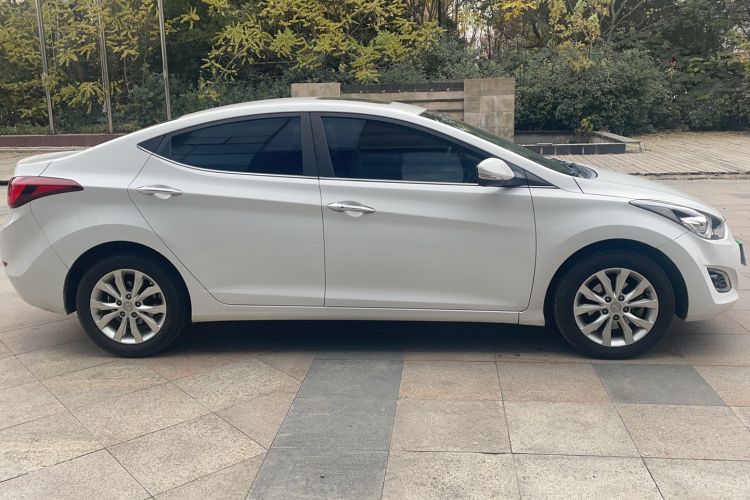 Used Hyundai Elantra 2016 1.6L Manual Prestige Edition
