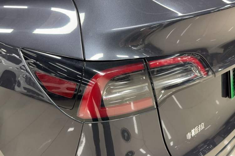 Used Tesla Model Y 2024 Long-Range All-Wheel-Drive Version
