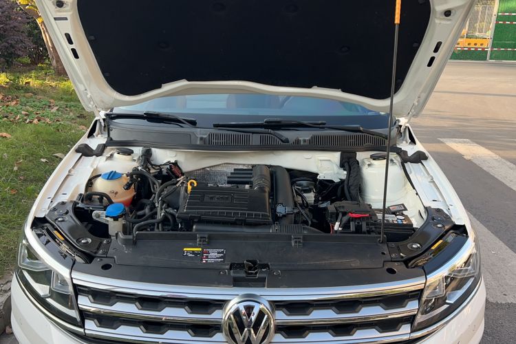 Used Volkswagen Cross Lavida 2017 230TSI DSG Luxury Edition
