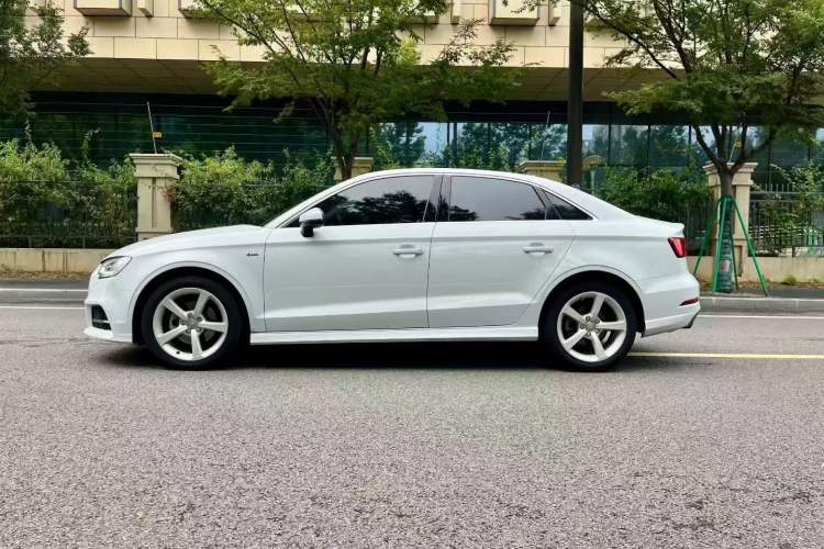 Used Audi A3 2017 Limousine 35 TFSI Fashion Model
