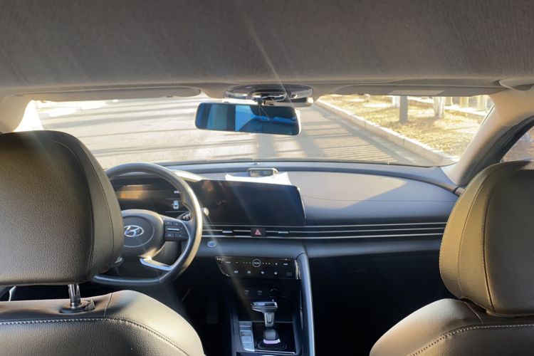 Used Hyundai Elantra 2021 1.5L CVT LUX Prestige Edition
