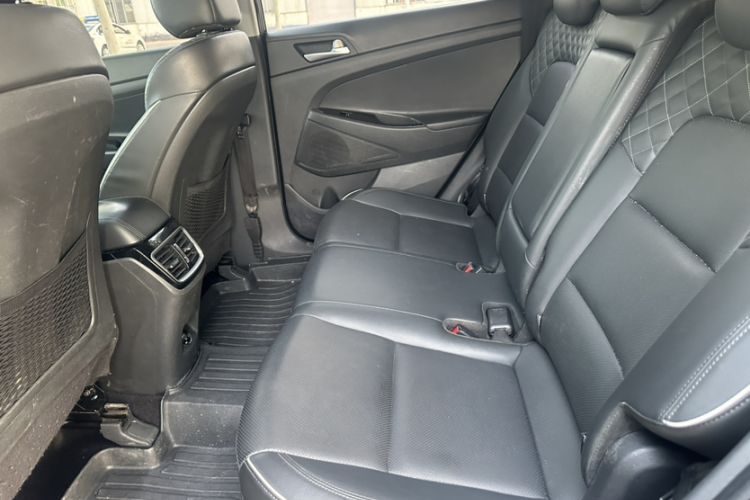 Used Hyundai Tucson 2019 280TGDi Dual-Clutch Two-Wheel Drive Smart Connect Version China VI
