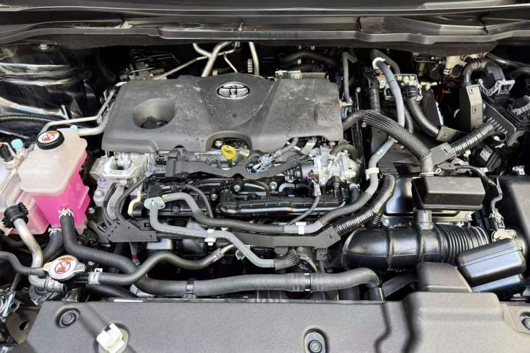 Used Toyota Sienna 2023 2.5L Hybrid Deluxe Edition
