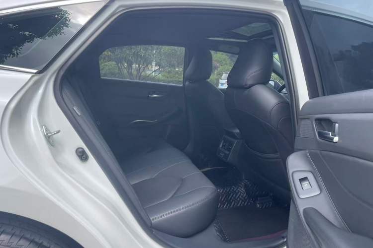 Used Toyota Avalon 2022 2.0L Ambition Edition
