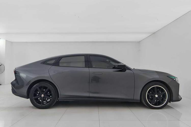 Used Changan UNI-V 2023 1.5T Premium Model
