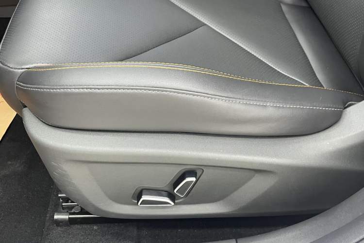 Used Changan UNI-V 2022 1.5T Prestige Version
