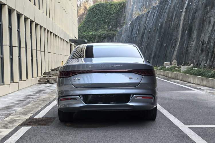 Used BYD Qin PLUS 2024 Honor Edition EV 420KM Leading Model
