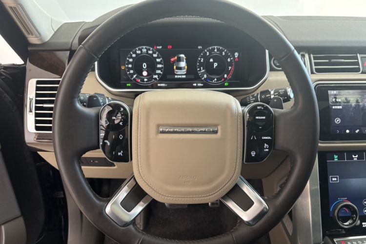 Used Land Rover Range Rover 2022 3.0 L6 400 PS Classic Extended Version
