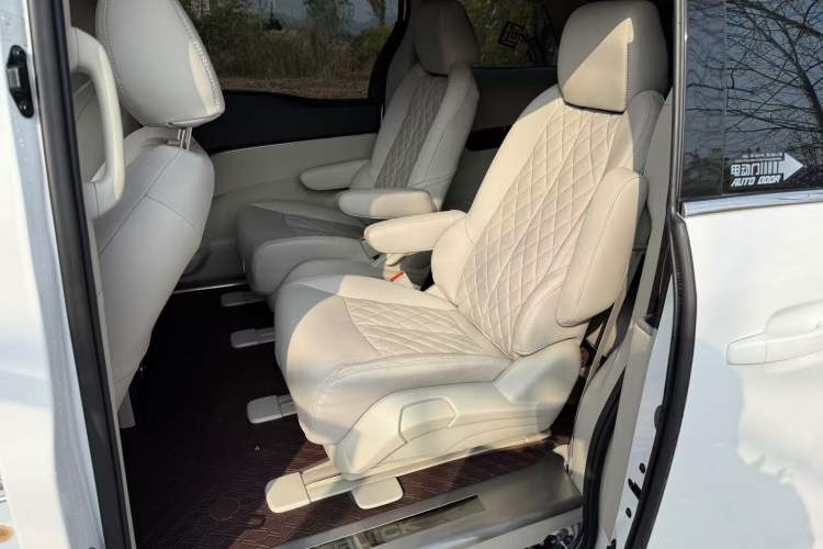 Used Buick GL8 2021 Land Cruiser Executive Class 652T Comfort Model
