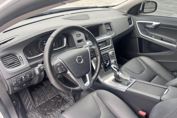 Used Volvo S60 2019 S60L Facelift T5 Intelligent Advanced Edition
