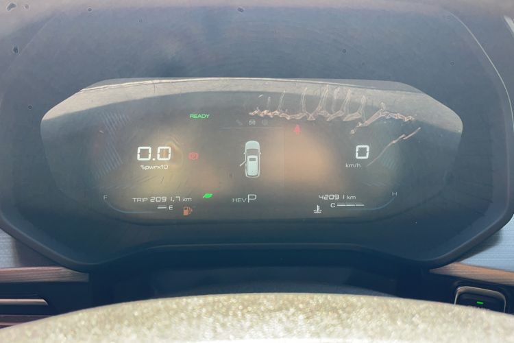 Used Wuling Asta 2022 2.0L DHT Electric-Speed Version
