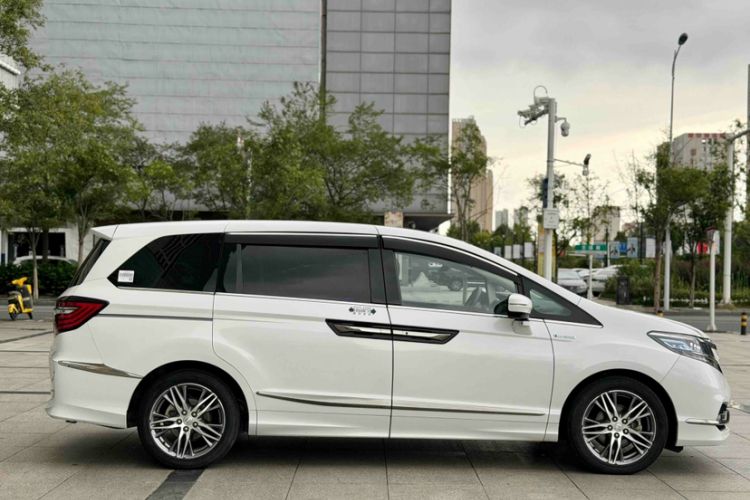 Used Honda Elysion 2019 2.0L Hybrid Luxury Edition
