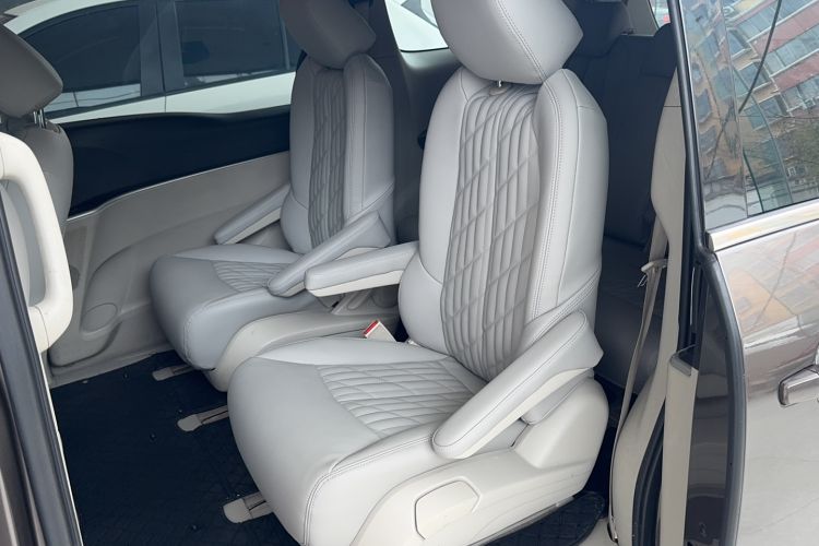 Used Buick GL8 2022 Land Cruiser Executive Class 652T Comfort Model