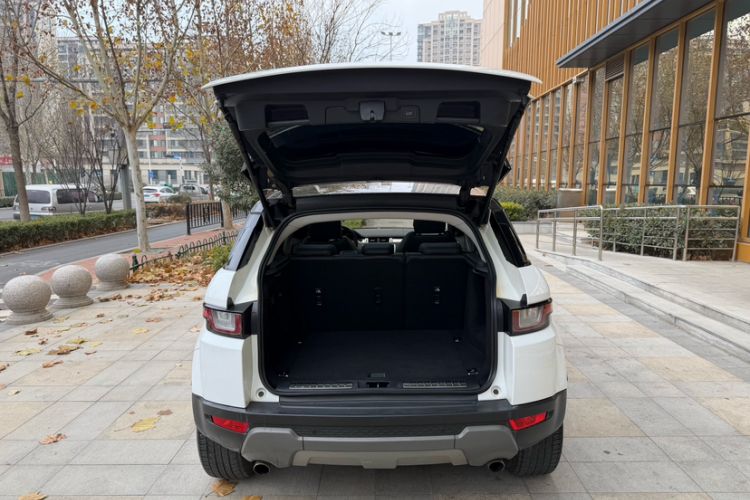 Used Land Rover Range Rover Evoque 2018 240 PS SE Smart Brilliance Edition
