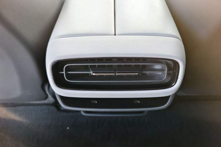 Used  SU7 2024 Rear-Drive Ultra-Long Range Advanced Pro-Level Intelligent Driving Version