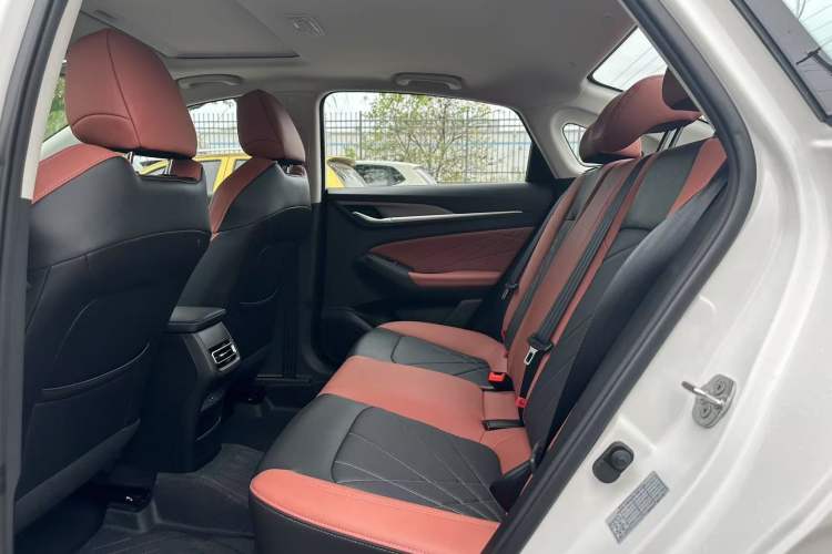 Used Changan Eado 2024 PLUS Blue Whale NE 1.4T GDI DCT High-Energy Edition
