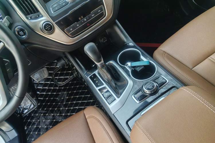 Used Changan CS95 2017 2.0T Two-Wheel Drive Zhitu Edition
