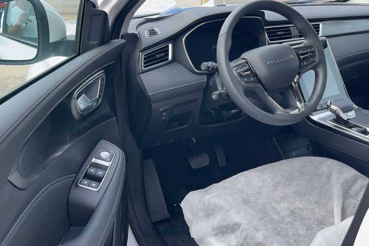 Used Roewe RX5 2025 PLUS 330TGI Automatic Trendsetting Smart Edition
