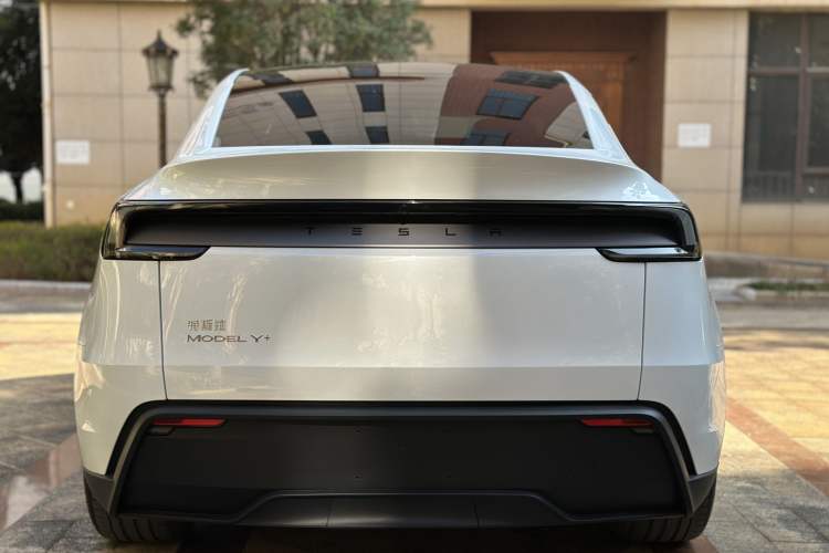 Used Tesla Model Y 2025 Updated Version Long-Range All-Wheel Drive
