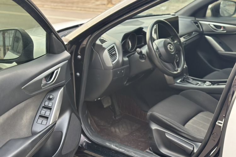 Used Mazda CX-4 2016 2.0L Automatic 2WD Blue Sky Dynamic Edition
