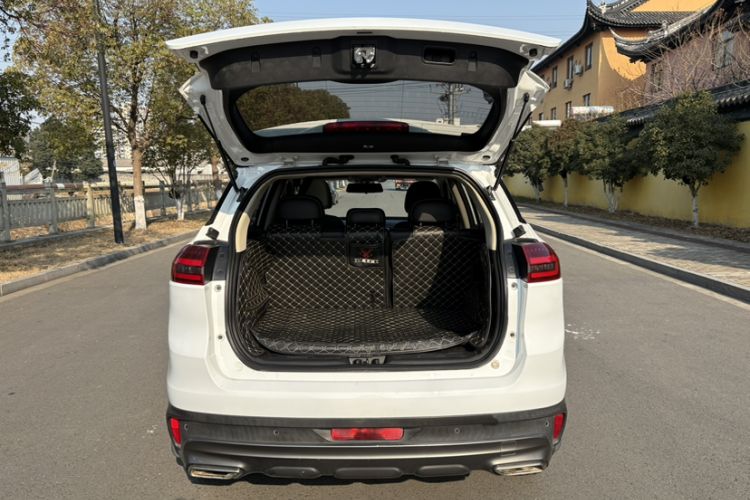 Used Geely Auto Emgrand X7 Sport 2020 1.8TD DCT Two-Wheel Drive Smart Connect 4G-Enabled Version
