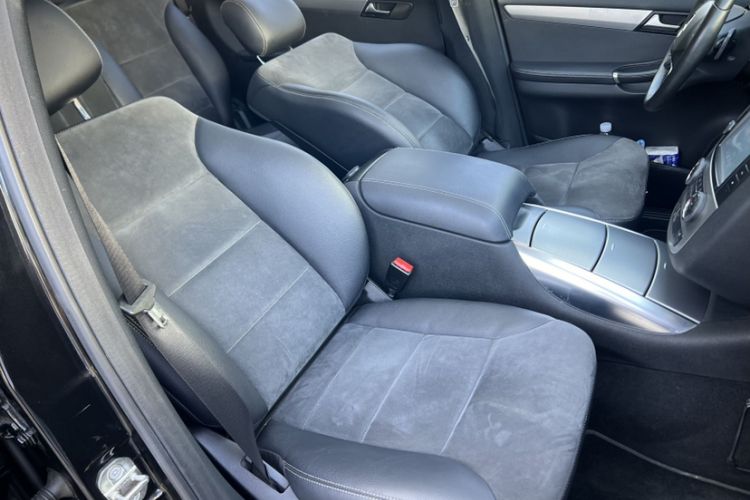 Used Mercedes-Benz R-Class 2014 R 320 4MATIC Business Model