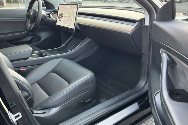 Used Tesla Model 3 2019 Long-Range Rear-Wheel-Drive Version
