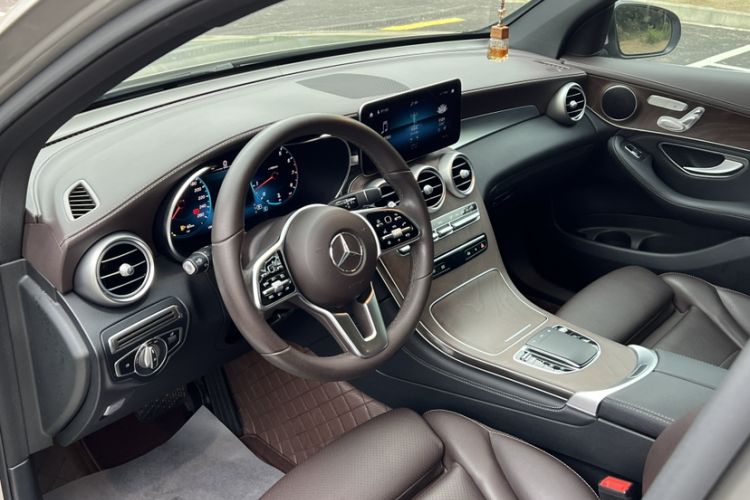 Used Mercedes-Benz GLC 2020 Facelift GLC 260 L 4MATIC Luxury Edition
