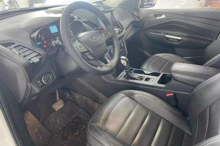 Used Ford Kuga 2018 Facelifted EcoBoost 180 Two-Wheel-Drive Platinum Wing Edition
