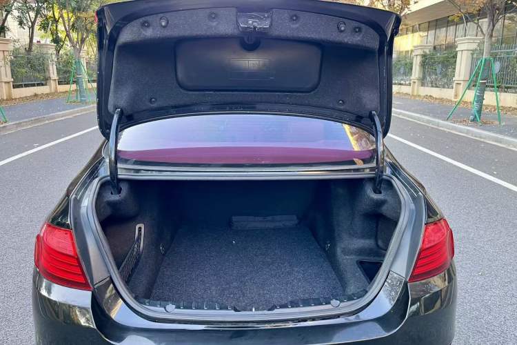 Used BMW 5 Series 2014 525Li Leading Model