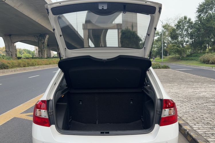 Used Skoda Rapid Spaceback 2019 Revised Version 1.5L Automatic Comfort Edition China VI Standard