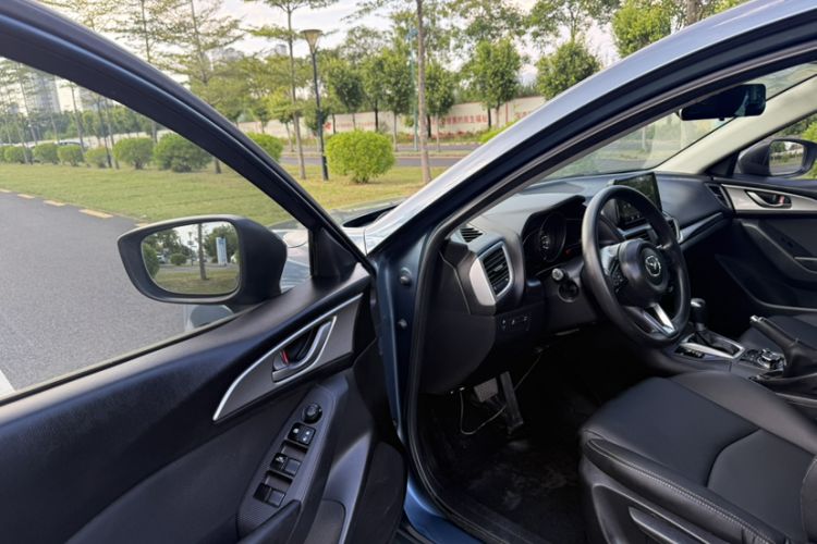 Used Mazda Mazda 3 Axela 2017 Sedan 1.5L Automatic Comfort Model Emission Standard China V
