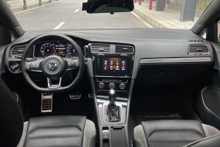 Used Volkswagen Golf 2020 280TSI DSG R-Line Version
