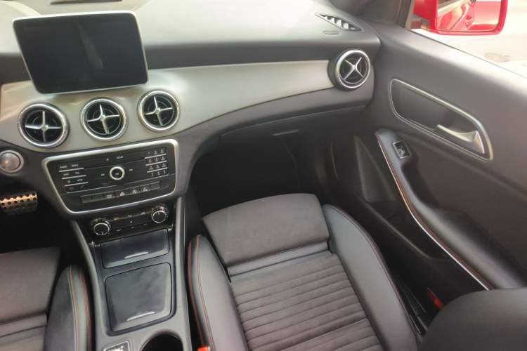 Used Mercedes-Benz CLA 2015 CLA 220 4MATIC
