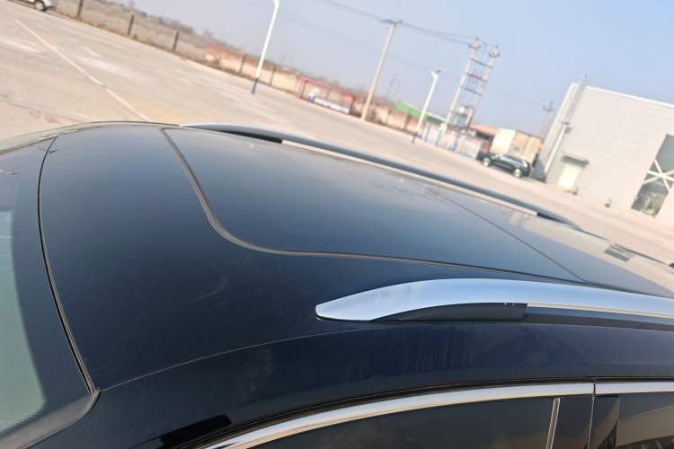 Used Volkswagen Tiguan L 2023 330TSI Automatic Two-Wheel Drive R-Line Enjoyment Edition
