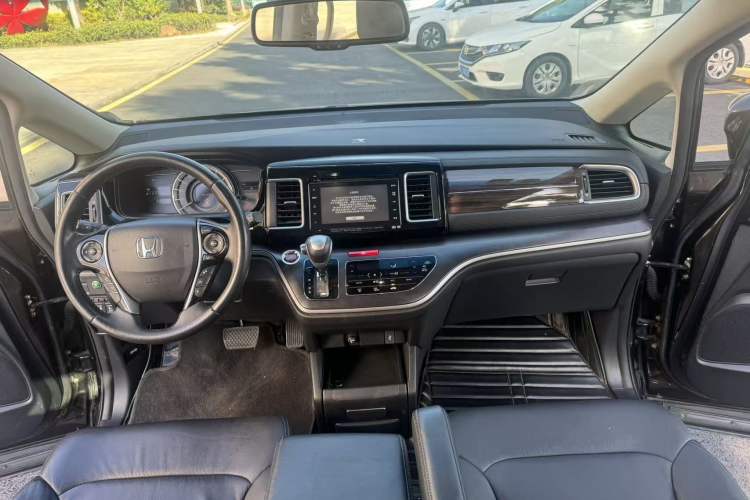 Used Honda Elysion 2016 2.4L Supreme Edition
