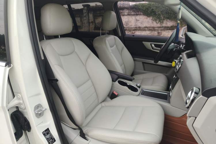 Used Mercedes-Benz GLK-Class 2015 GLK 260 4MATIC Dynamic Edition Ultimate Version
