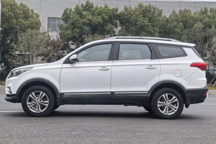 Used HYOSOW S3 2016 S3L 1.5L Manual Prestige Edition
